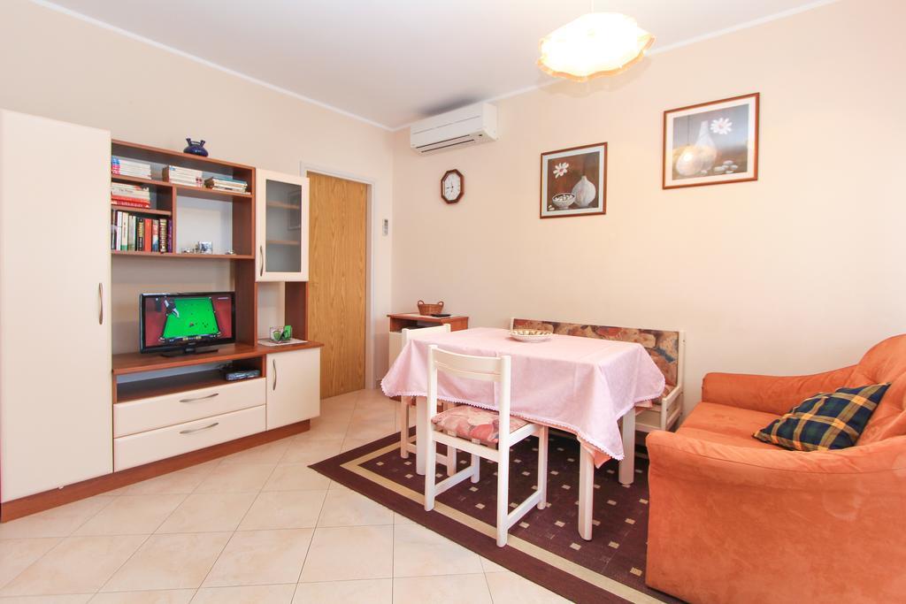 Apartments Silvia Poreč Buitenkant foto